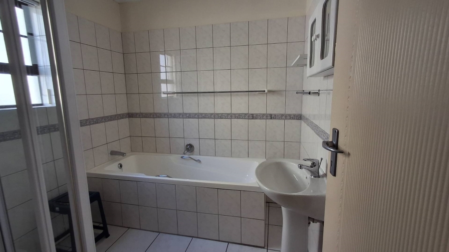 2 Bedroom Property for Sale in Fonteine Park Western Cape